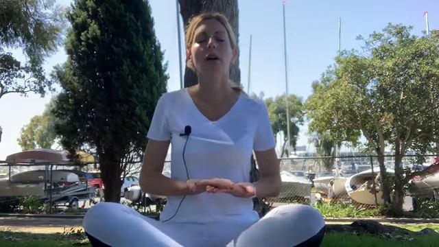 Кундалини йога - медитациядля привлечения денег и благополучия/ Meditation to manifest money смотреть онлайн
