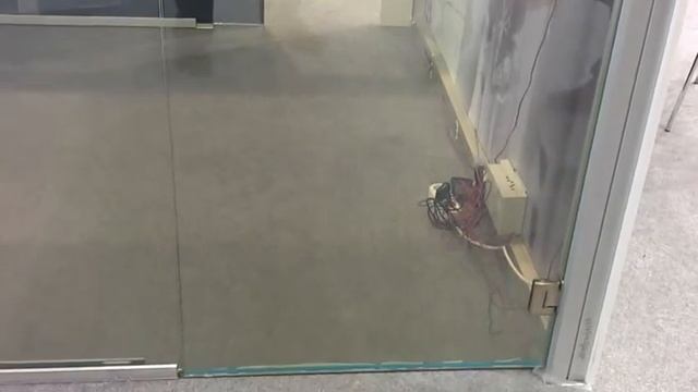 Стеклянные двери из умного стекла (smart glass) смотреть онлайн