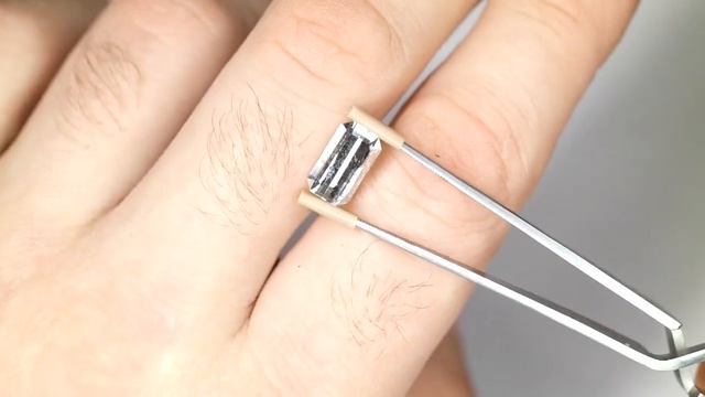 Натуральный аквамарин светлый 10,6*6,2*4,5 мм 2,40 карат смотреть онлайн