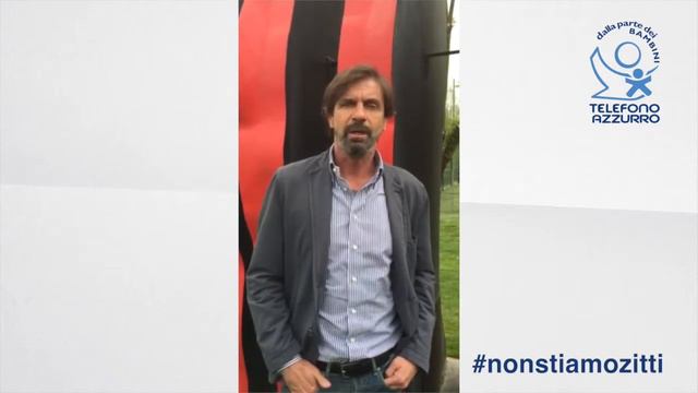 Filippo Galli sostiene Telefono Azzurro смотреть онлайн