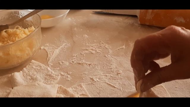 Хачапури из слоеного теста. Быстро и вкусно! смотреть онлайн
