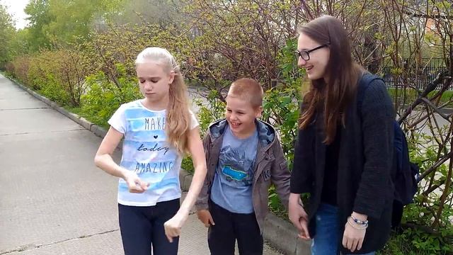 Необычные праздники: День Пиратов, Обезьяний банкет, Битва Томатами смотреть онлайн