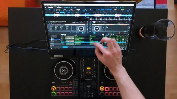 Experienced DJ Plays With Pioneer DDJ-200 (Cheap DJ Controller) | Future House, Tech, Groove 2020