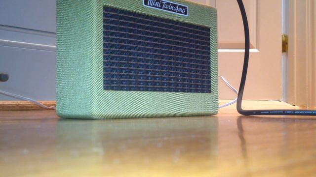 Fender Mini '57 Twin-Amp смотреть онлайн