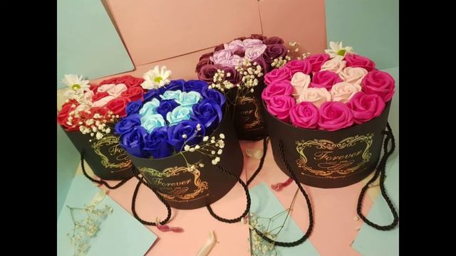 Подарочный РОЗОВЫЙ набор мыла из роз в шляпной коробке смотреть онлайн