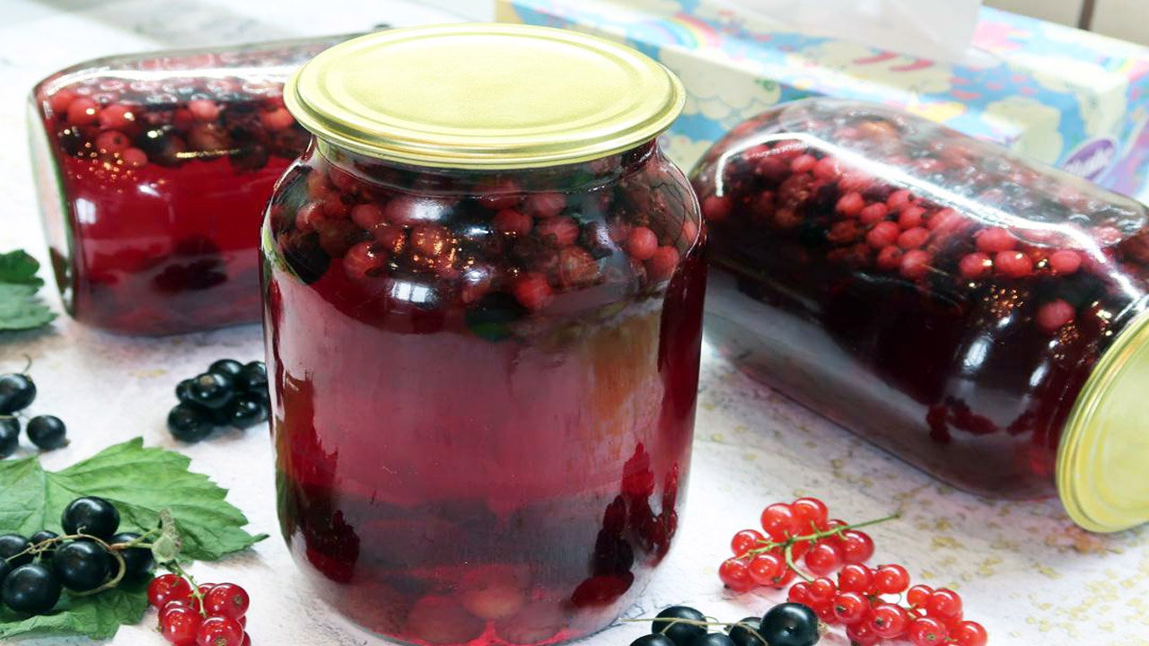 Компот из ягод на зиму. Как консервировать компот ягодное ассорти. Компоты на зиму смотреть онлайн
