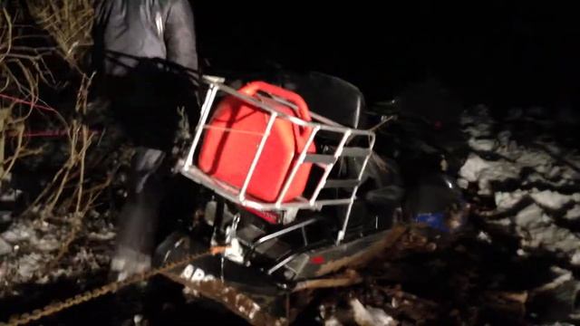Снегоход Arctic Cat в болоте...))) смотреть онлайн