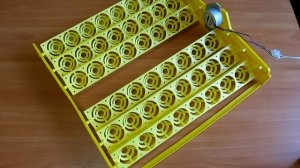 Поворотный лоток для инкубатора