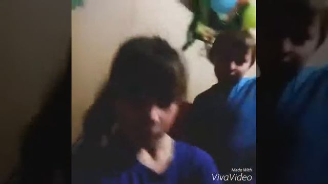 Крутые чуваки, с клоссной музыкой! смотреть онлайн