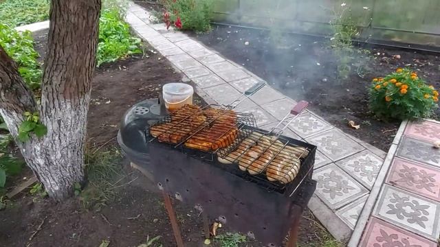 Закрываем сезон. Жарим шашлык на даче! смотреть онлайн