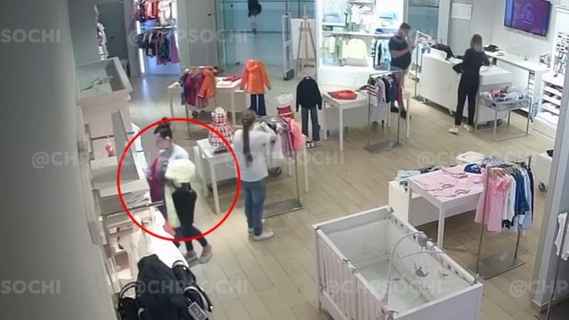 В Сочи женщины украли из магазина детскую одежду смотреть онлайн