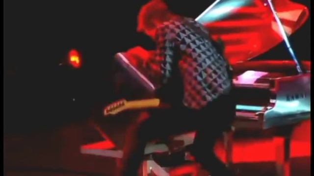 Matthew Bellamy - Smash Guitars - Ultimate Compilation смотреть онлайн