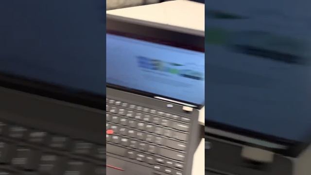 Connect two Monitors to a Laptop ? with a Docking station?? смотреть онлайн