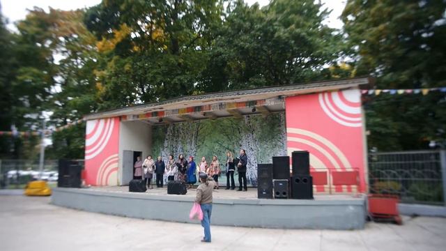 Ансамбль"Традиция" песня"Ой.занялась рябина зорькой алой" смотреть онлайн