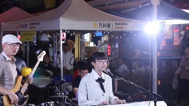 小鴨子老師唱《日不落》，一代人的回憶，大家還記得嗎？【小鴨子老師】 смотреть онлайн