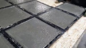 Как мы производим тротуарную плитку 300х300х30 серого цвета на нашем производстве.