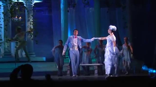 Фрагмент из оперетты «Веселая вдова» Новосибирского музыкального театра смотреть онлайн