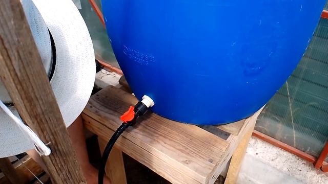 Капельный полив в теплицу смотреть онлайн