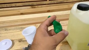 Как не расплескать жидкость с канистры?