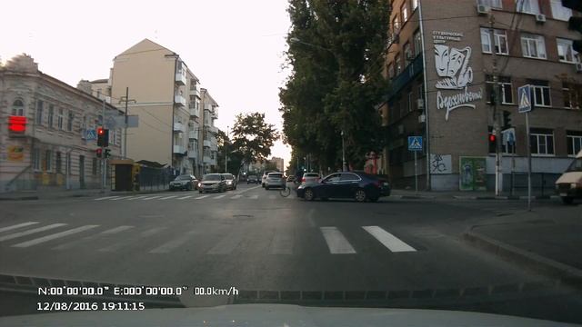 Один Шумахер на семерке не вписался в поворот... смотреть онлайн