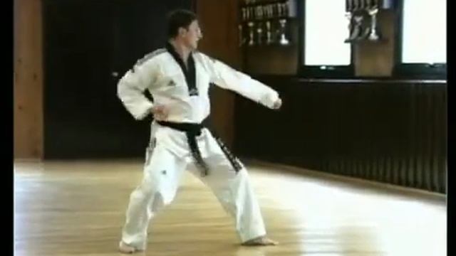 Пумсе Выше черного пояса - Чонк Вон смотреть онлайн