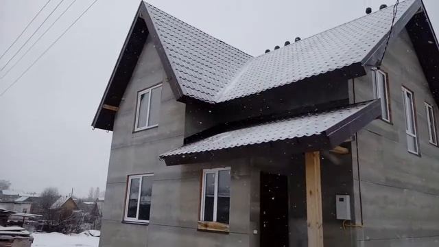 Каркасный дом на овраге. Винтовые сваи и фасад из ЦСП смотреть онлайн