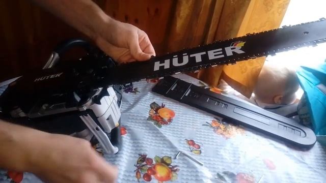 Собираем и заводим бензопилу Huter BS-62 смотреть онлайн