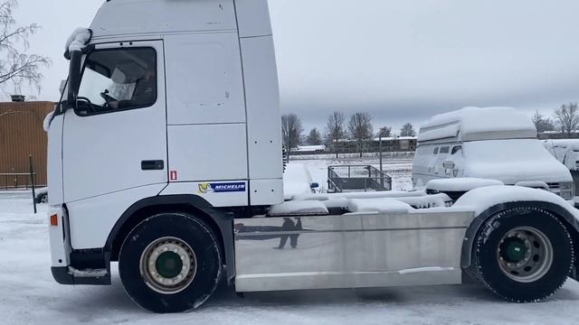 Köp Trailerdragare Volvo FH12 4X2 på Klaravik смотреть онлайн