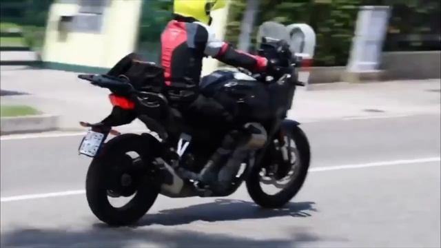 2024 Moto Guzzi V100 Stelvio - First Look смотреть онлайн