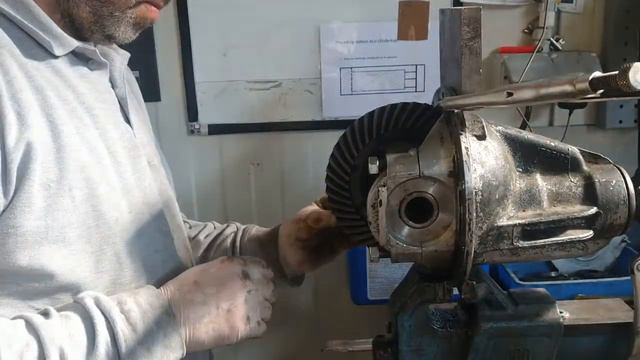 part 2 - MGB banjo axle overhaul : using fake bearings to determine shims_So Oldt смотреть онлайн