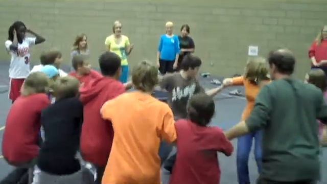 Trash Can Game at Journey смотреть онлайн