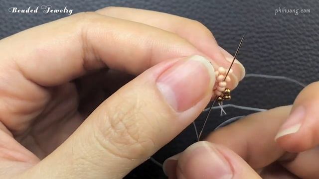 Elegant Bracelet DIY. How To Make Beaded Bracelet. Beaded Jewelry.mp4