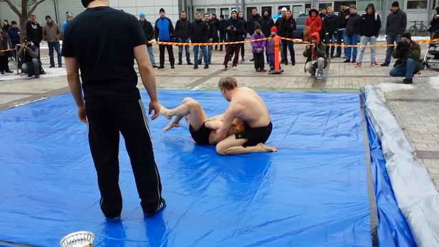 Winter Fight - Kari Vartiainen Vs. Kalle Laukkanen смотреть онлайн