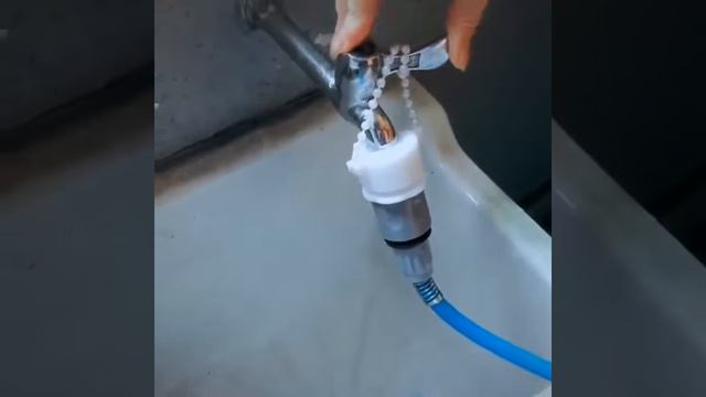 Щетка-душ для купания домашних животных. Перчатка для мытья животных. Щетка для собак