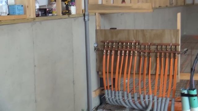 Radiant Floor Heat in a Garage - Part 1 смотреть онлайн