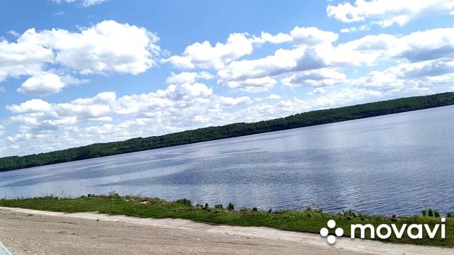 На реке Волге штиль.Кусты постригаются, трава косится,часы ЗАМКА ЩЕРЕМЕТЕВЫХ отбивают гимн . смотреть онлайн