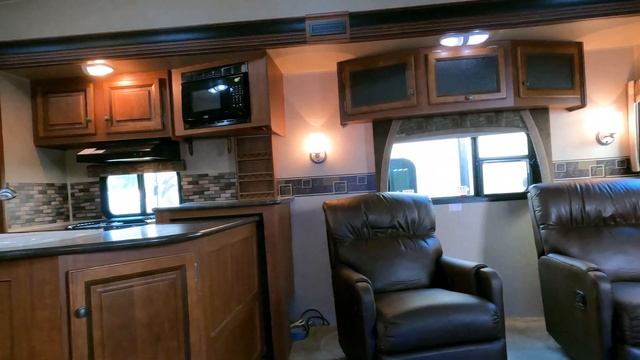 SOLD! 2014 Jayco Eagle 33.5 RKTS Fifth Wheel, 3 Slides, Rear Kitchen, 9,900 Pounds! $26,900 смотреть онлайн