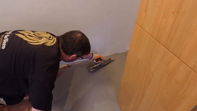 How to install a Marmoleum floor - part 1 - screeding the subfloor смотреть онлайн