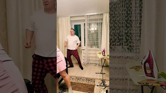 Почему гладит?чтобы гладко было??? смотреть онлайн