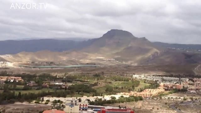 КАНАРЫ: Лос-Кристианос и Лас-Америкас сверху... TENERIFE CANARY ISLANDS SPAIN смотреть онлайн