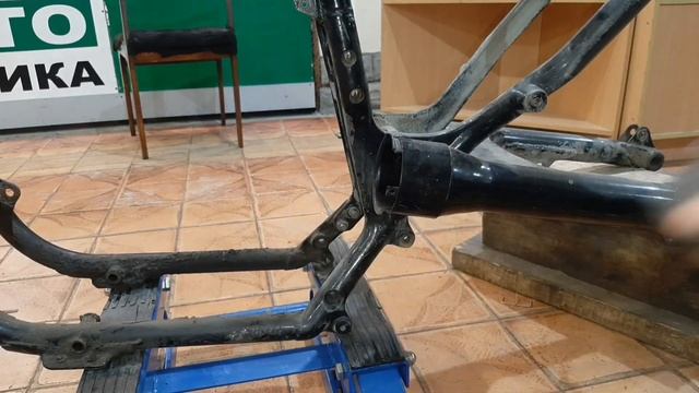 Ремонт Suzuki Intruder 1400 VS. 3ч. Разрабор рамы... смотреть онлайн