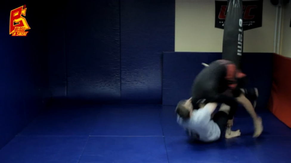 Бросок прогибом захватом головы и руки смотреть онлайн