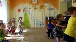 Танец-игра "Птички-невелички" во второй младшей группе. Весенний утренник.