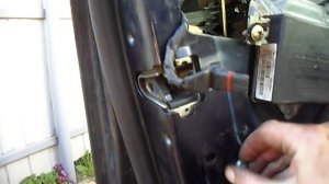 Снятие дверного центрального замка Мерседес W220