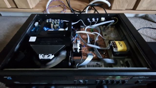 Arcam Alpha destroys the roksan M2 смотреть онлайн