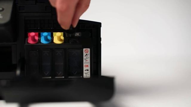Dowiedz się jak napełnić zasobniki z tuszem. смотреть онлайн