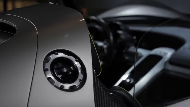 Porsche 918 Spyder Hybrid drives - first real video смотреть онлайн