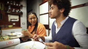 Этикет за столом. Топ-10 плохих привычек за столом. Часть 2 / Этикет с Татьяной Гладкой