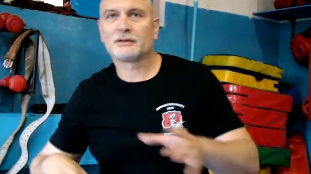 КРУТЫЕ УДАРЫ - ОПЛЕУХА И ЗАТРЕЩИНА Советы мастера единоборств смотреть онлайн