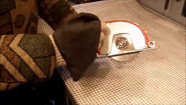 РУЧНАЯ ЦИРКУЛЯРКА ИЗ БОЛГАРКИ (УШМ). MANUAL OF circular saw grinder ( LBM ) . смотреть онлайн